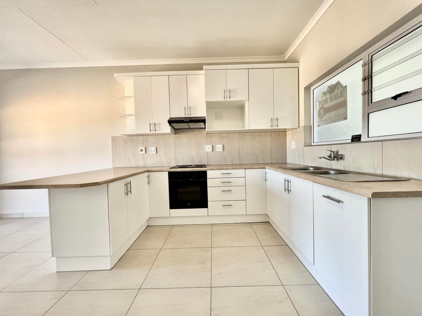 Val D’Rhyn Complex, PIONIERSPARK EXT 1 for sale in Windhoek Houses