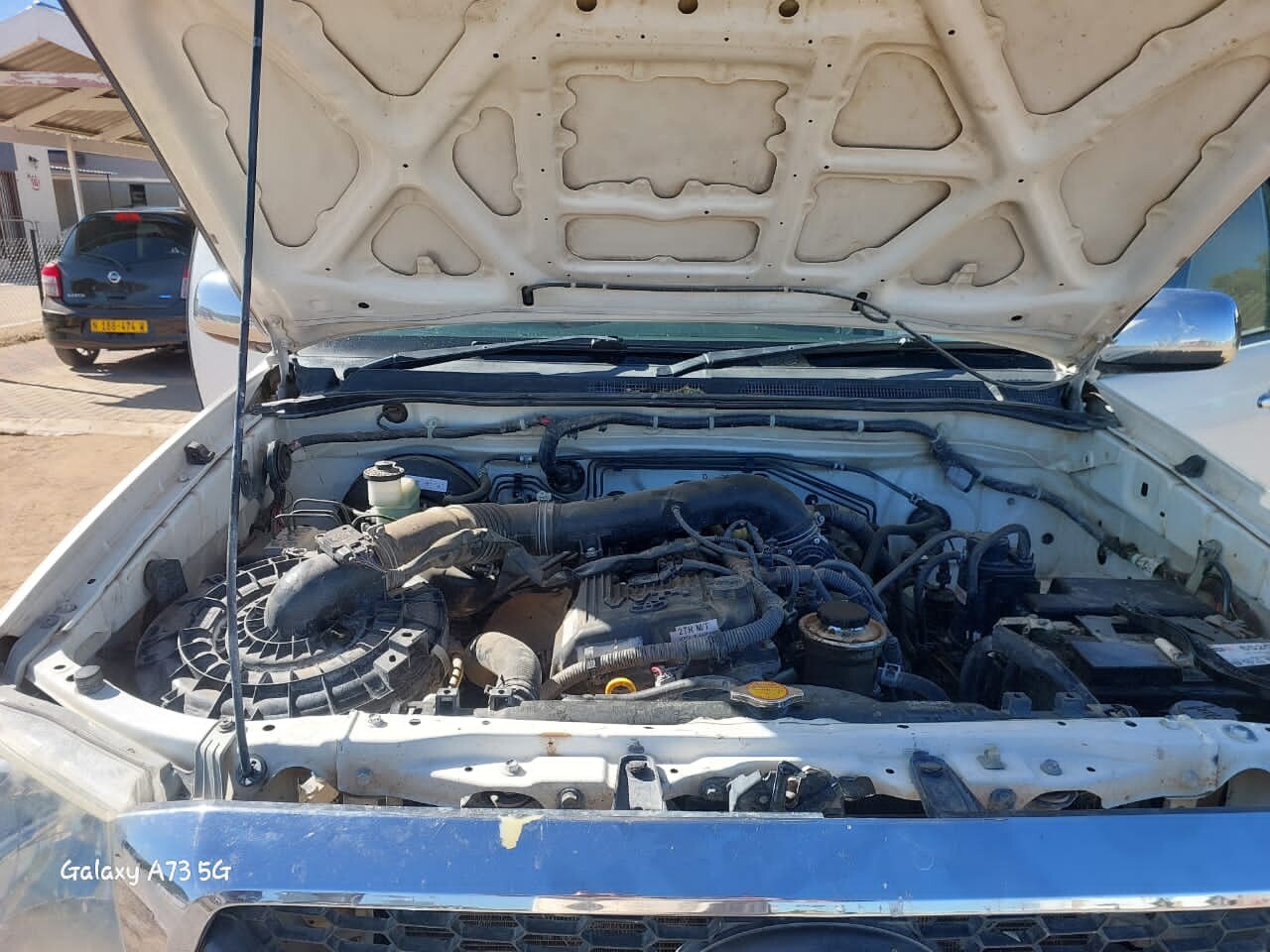 Toyota Hilux VVTI photo 3
