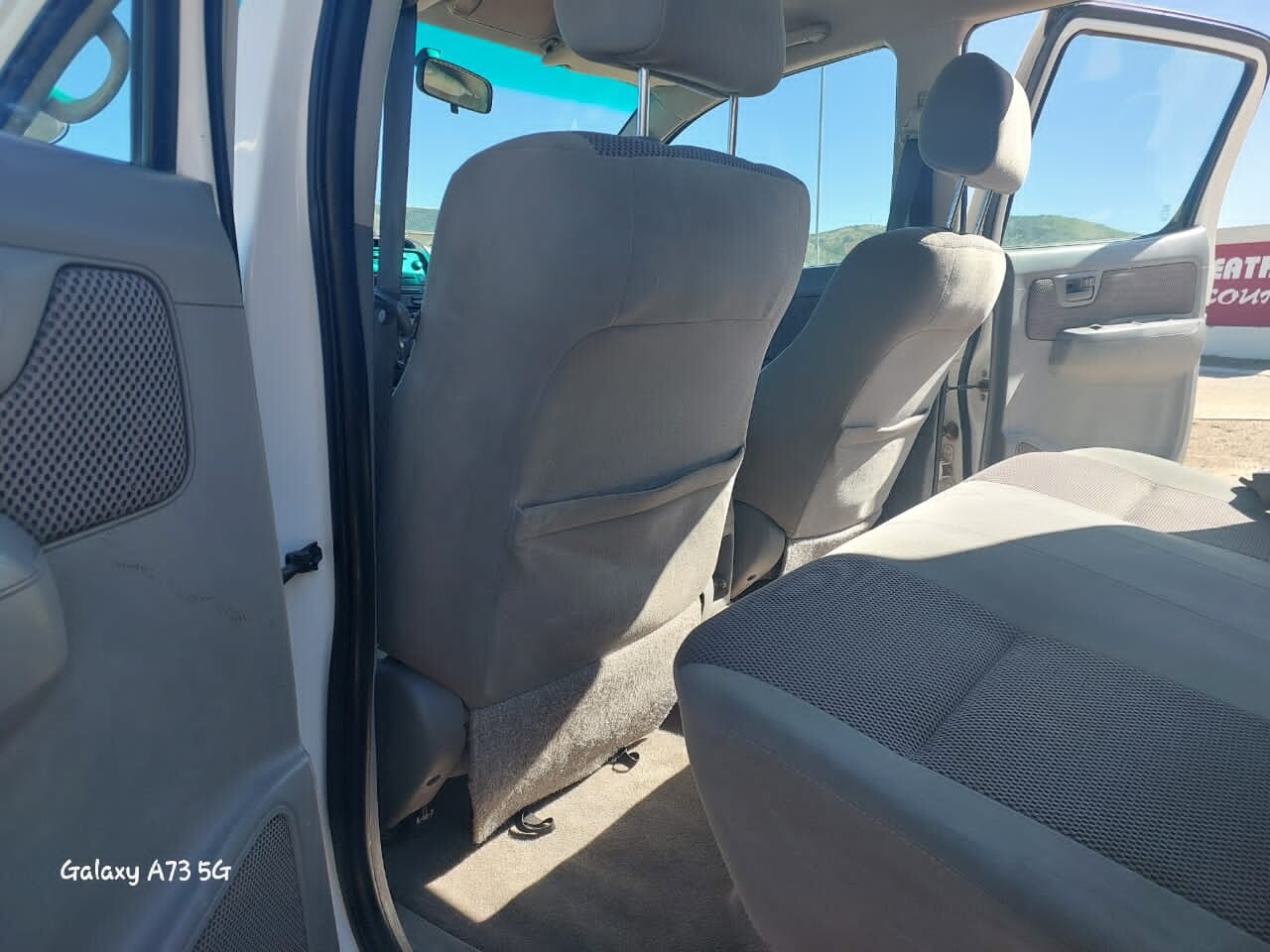 Toyota Hilux VVTI photo 9