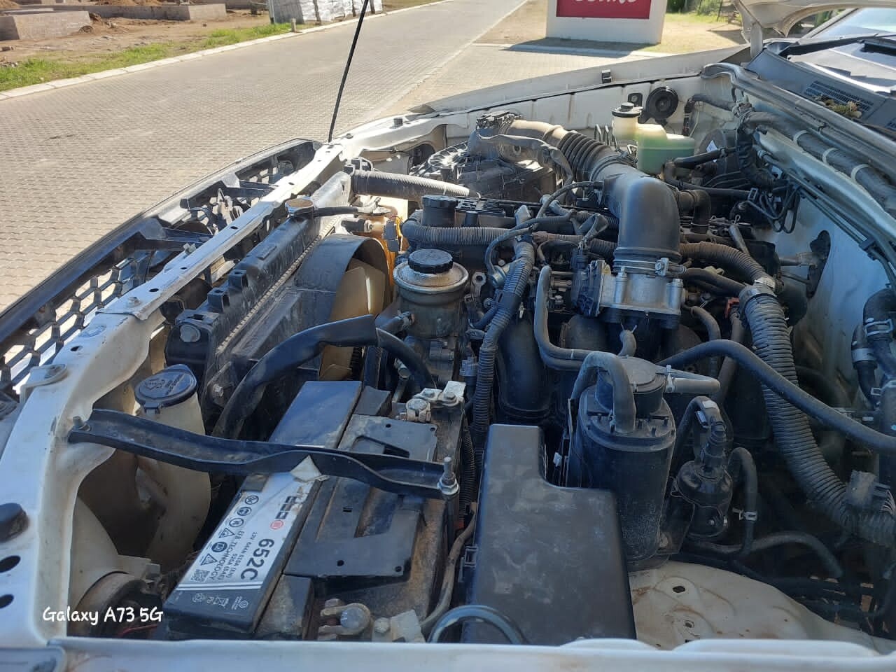 Toyota Hilux VVTI photo 8