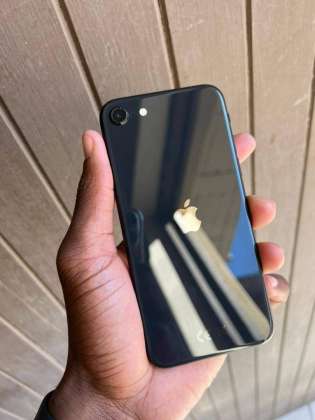 iPhone se 128gb for sale in Windhoek - Cellphones - Kalahari Deals Namibia