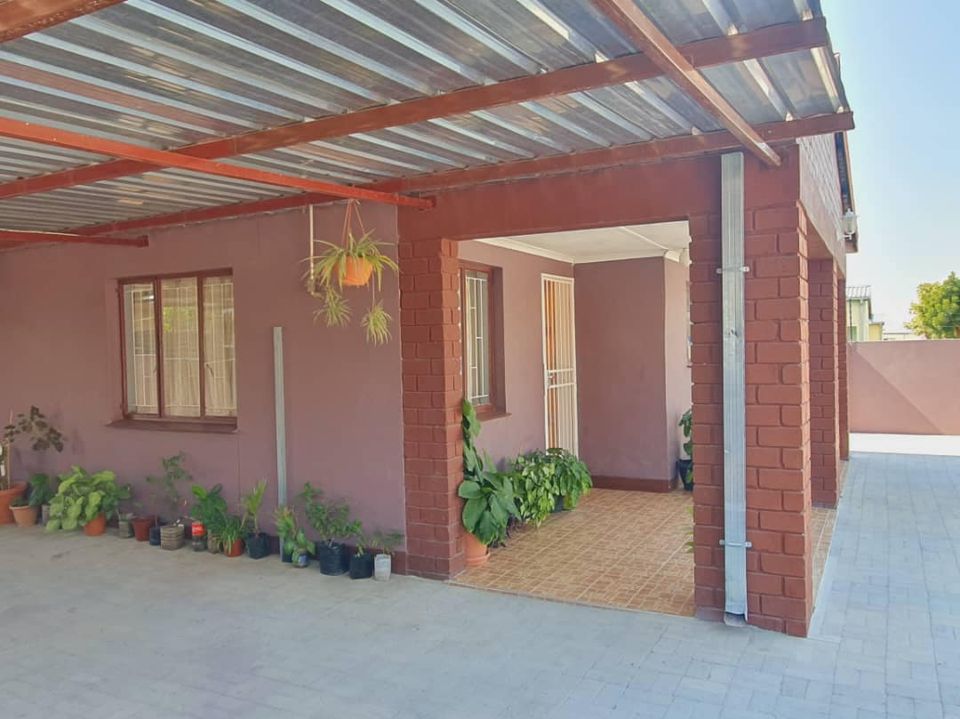 HOUSE FOR SALE for sale in Ondangwa Houses for sale Kalahari Deals