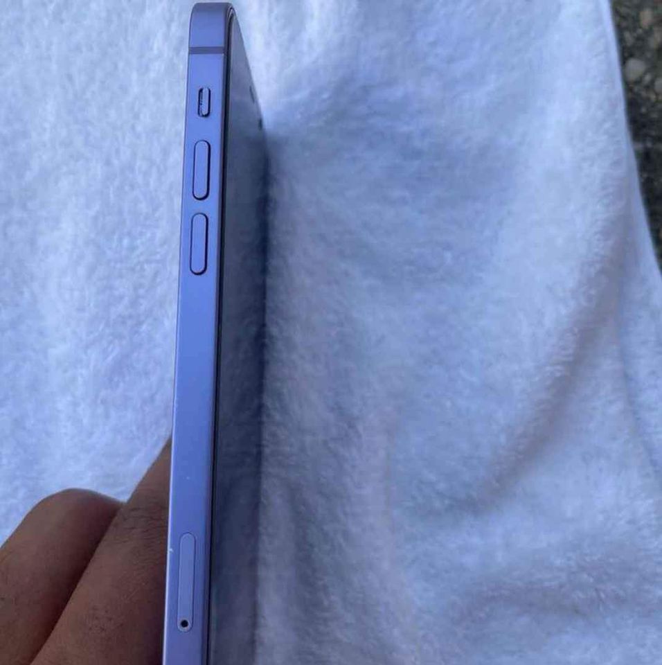 Iphone 12 photo 3
