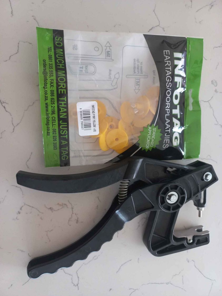 Ear tag Aplicator Brand new for sale in Windhoek - Tools - Kalahari Deals  Namibia