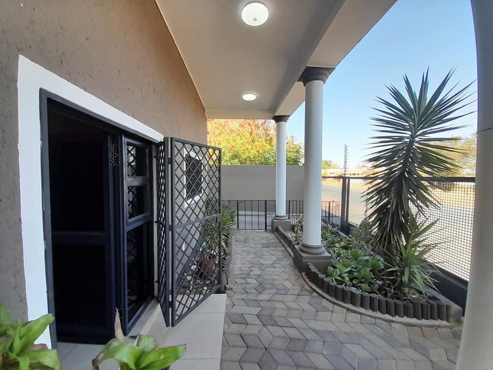 4 Bedroom Double Storey House For Sale in Hochland Park for sale in