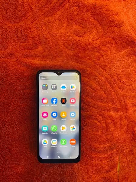 Samsung A20 photo 1
