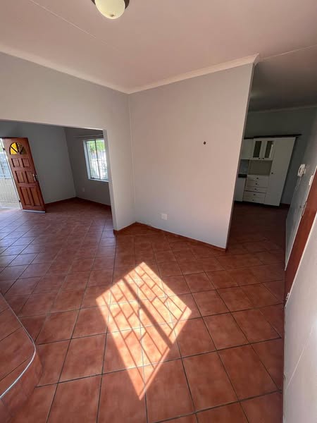 Freestanding House for Sale photo 3