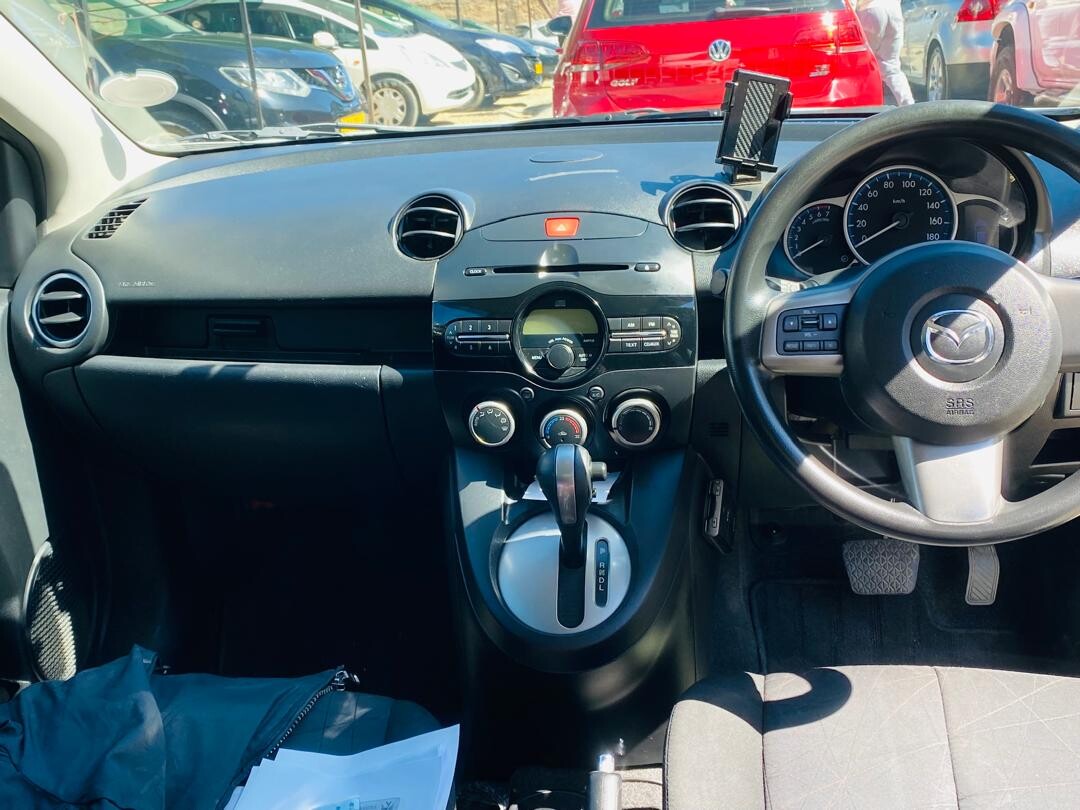 Mazda Demio photo 3