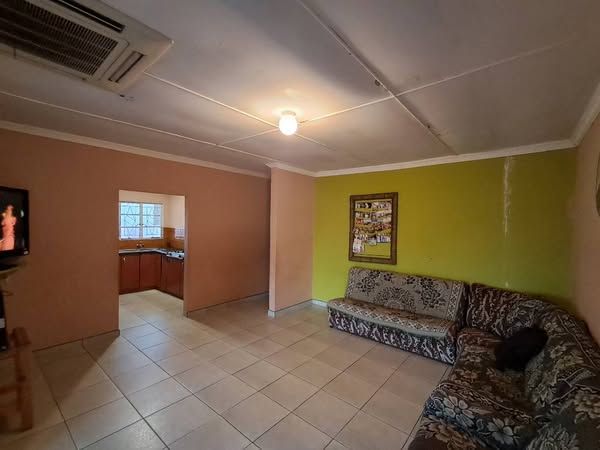 3 Bedroom House For Sale photo 5