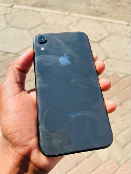 iPhone XR photo 1