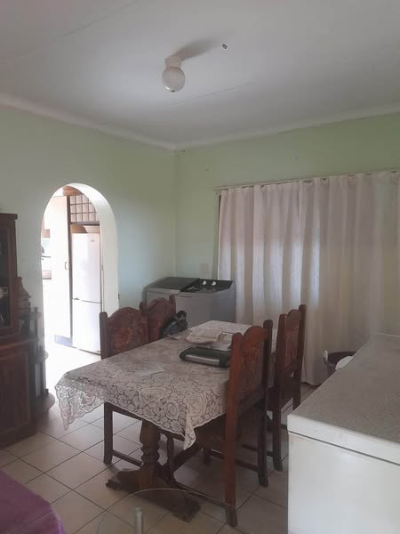 Family home in Soweto photo 3