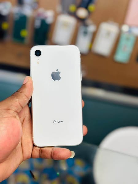 IPhone XR 128 gb photo 2