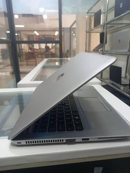 Laptop Hp ELITEBOOK 840 G4 photo 2