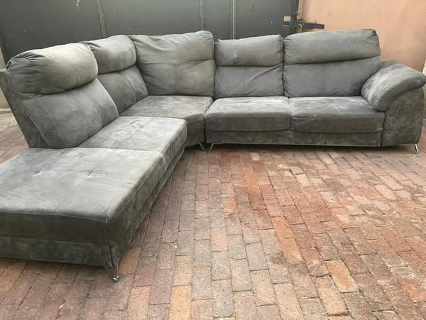 Lshape couch photo 2