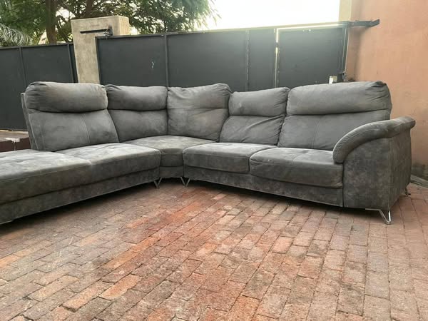 Lshape couch photo 5