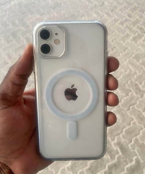 iPhone 11 photo 2