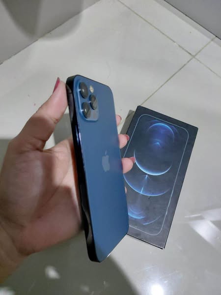 iPhone 12 Pro photo 1