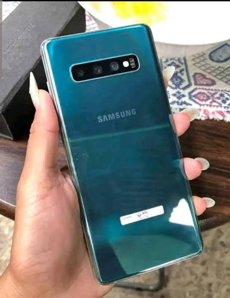 SAMSUNG GALAXY S10 PLUS 128GB photo 1