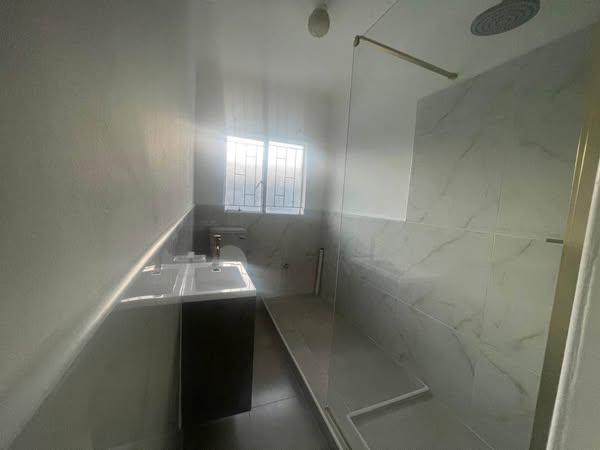 2 Bedroom flat for rent photo 4