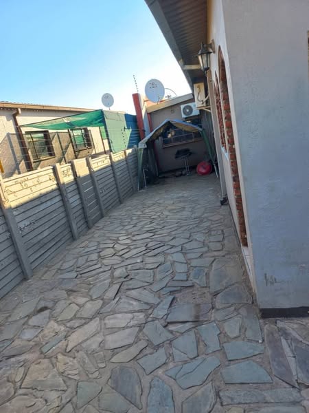 Beautiful House for SALE in Khomasdal photo 1