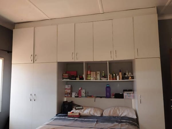 HOUSE FOR SALE: WINDHOEK NORTH photo 4