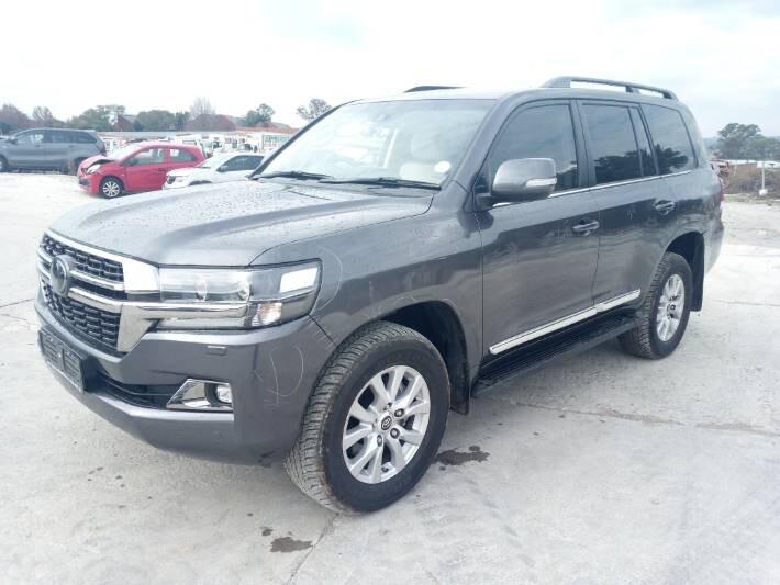 TOYOTA LAND CRUISER 200 V8 4.5D VX photo 4