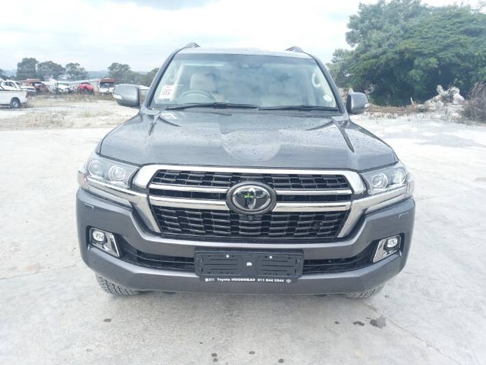 TOYOTA LAND CRUISER 200 V8 4.5D VX photo 3