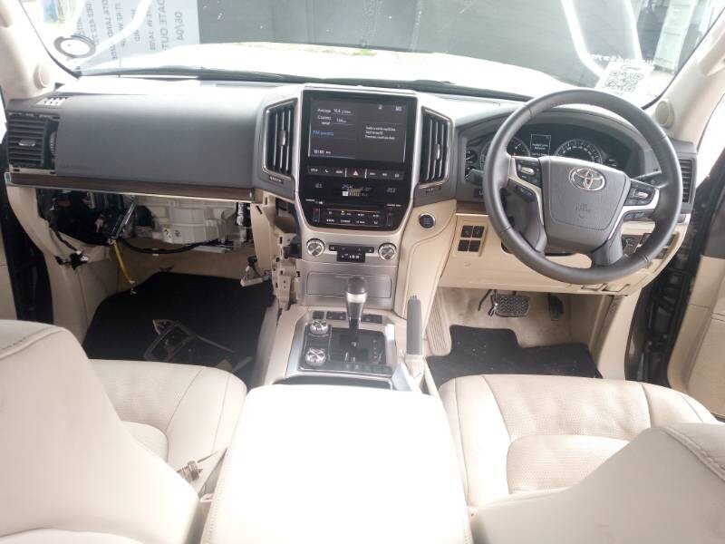 TOYOTA LAND CRUISER 200 V8 4.5D VX photo 9