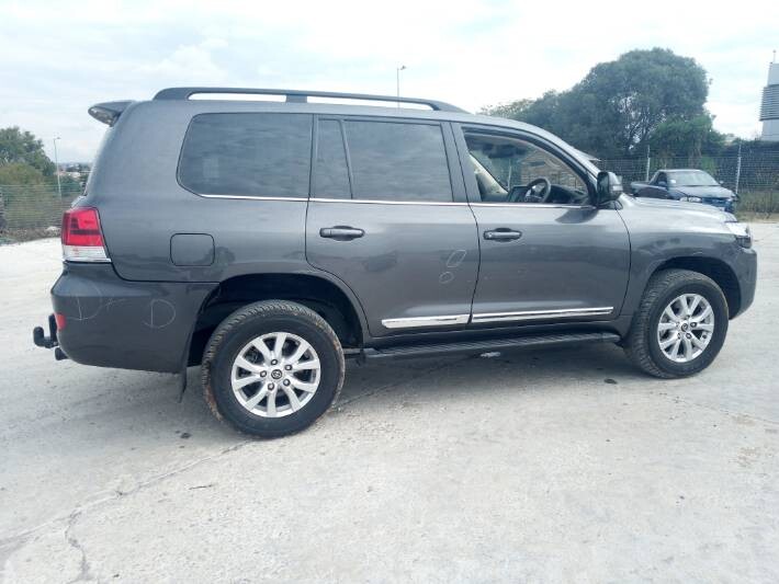 TOYOTA LAND CRUISER 200 V8 4.5D VX photo 7